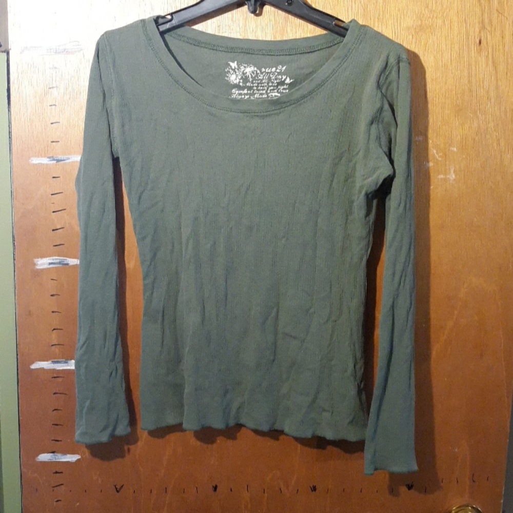 Rue 21 long sleeve cotton tee